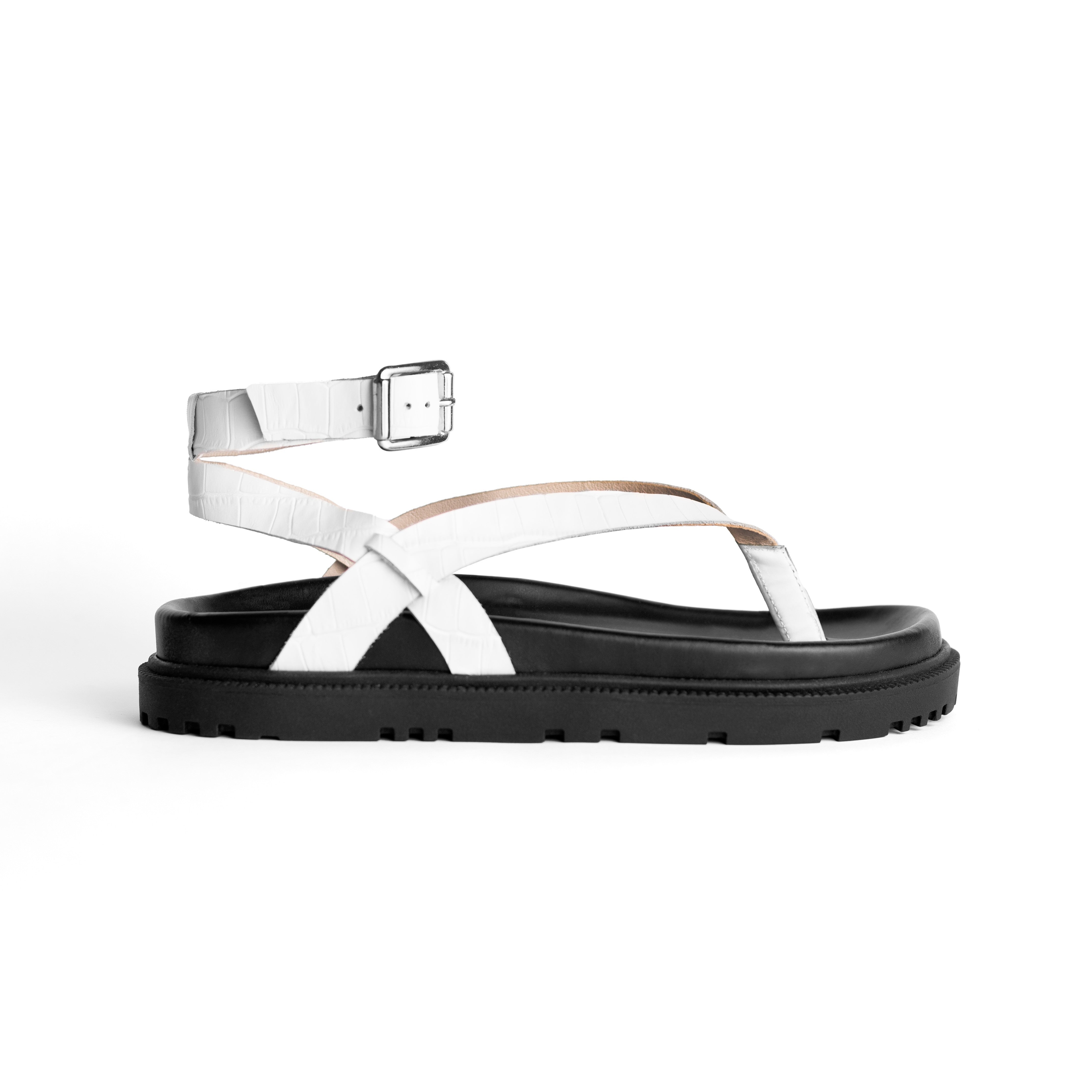 Flat Susana White