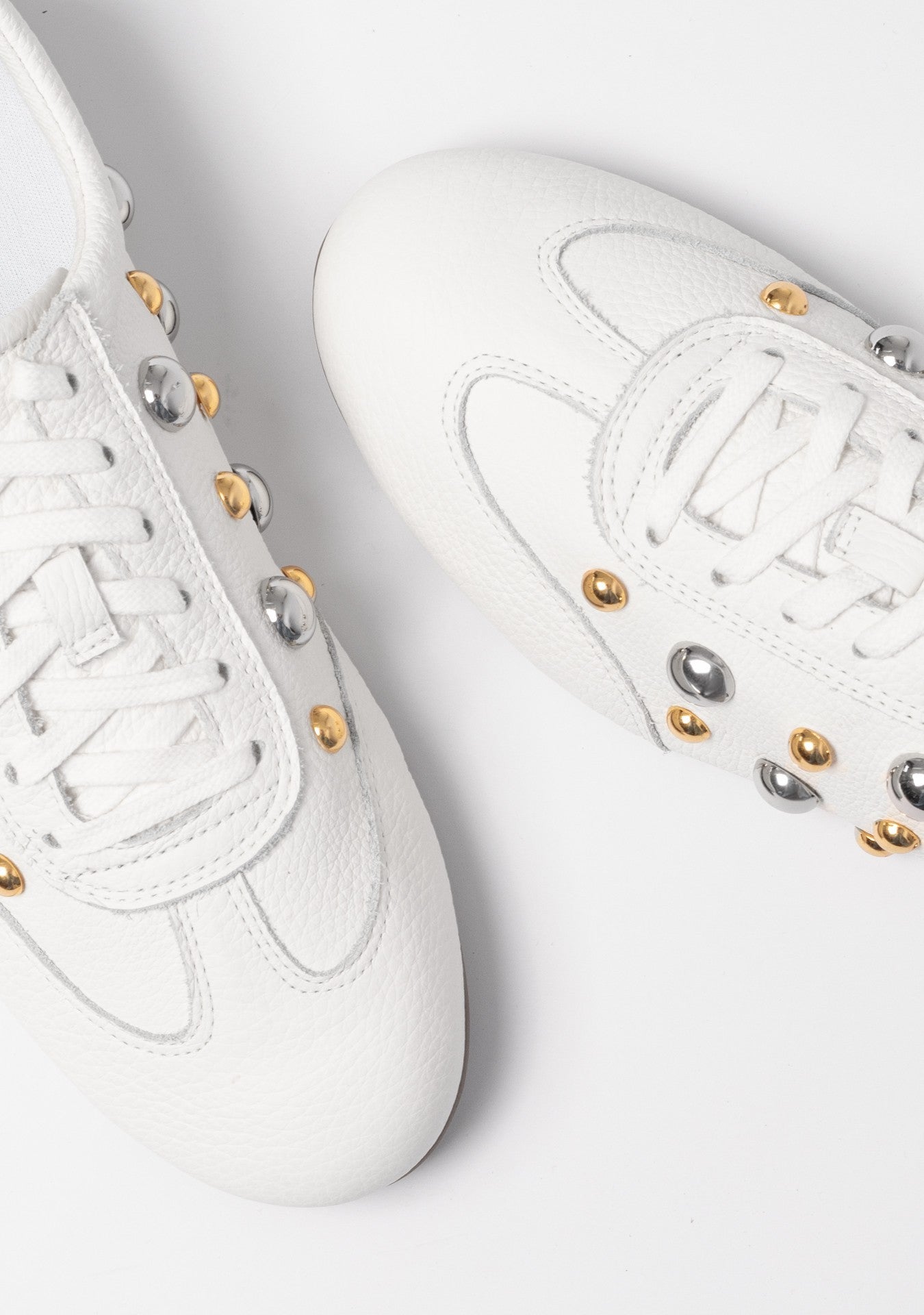 Sneaker Violet Studded Coconut