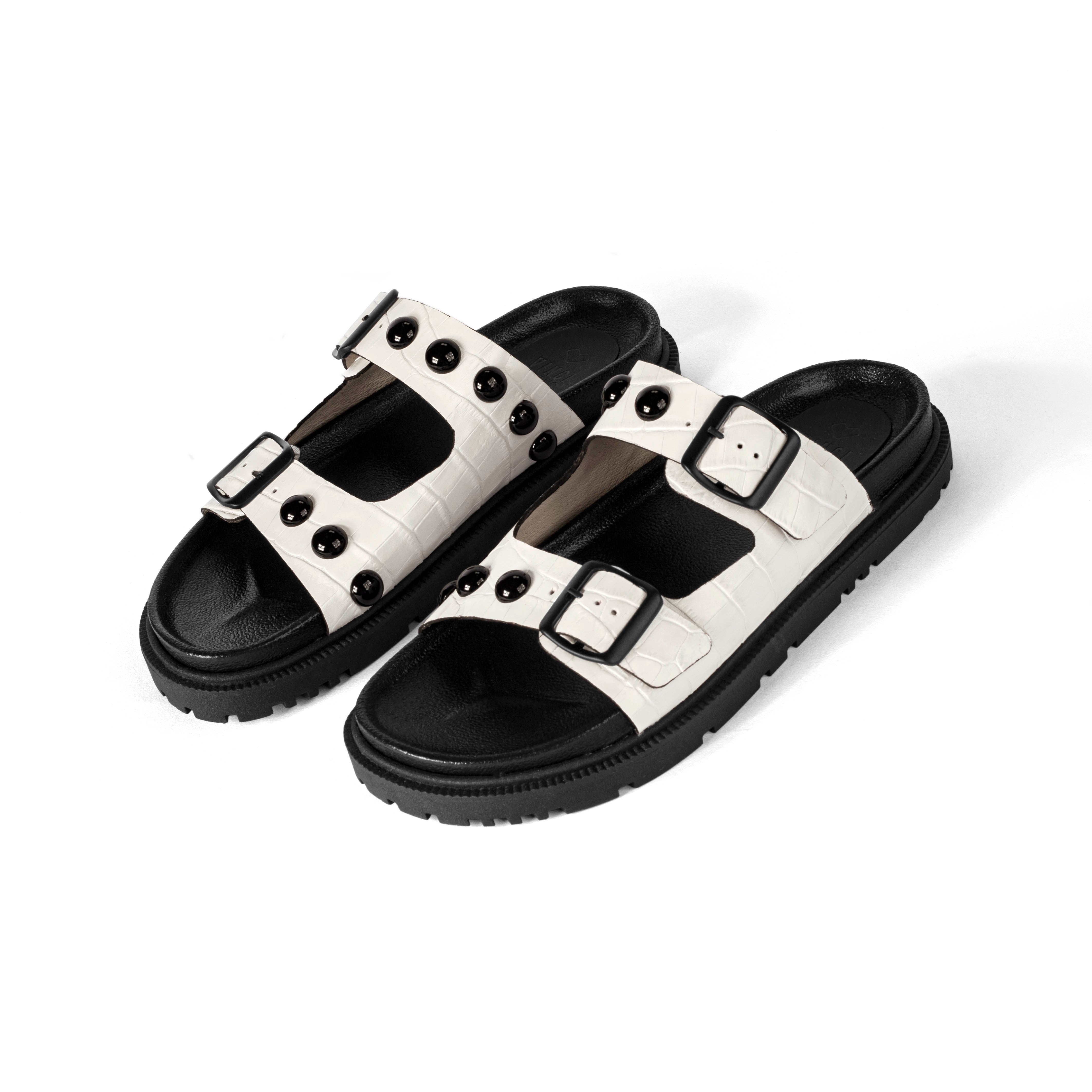 Flat Rebeca Studded White