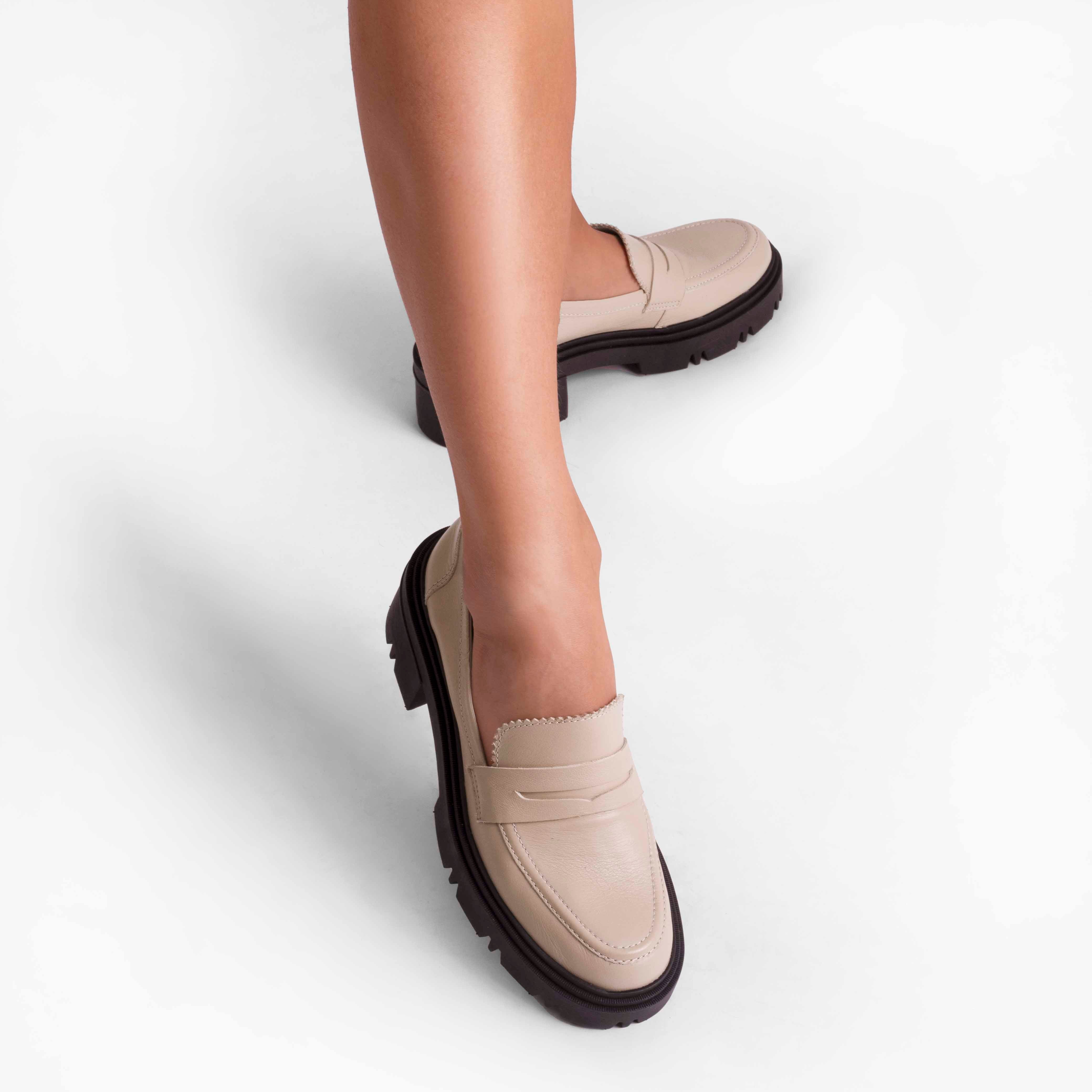 Loafer Dara Bege