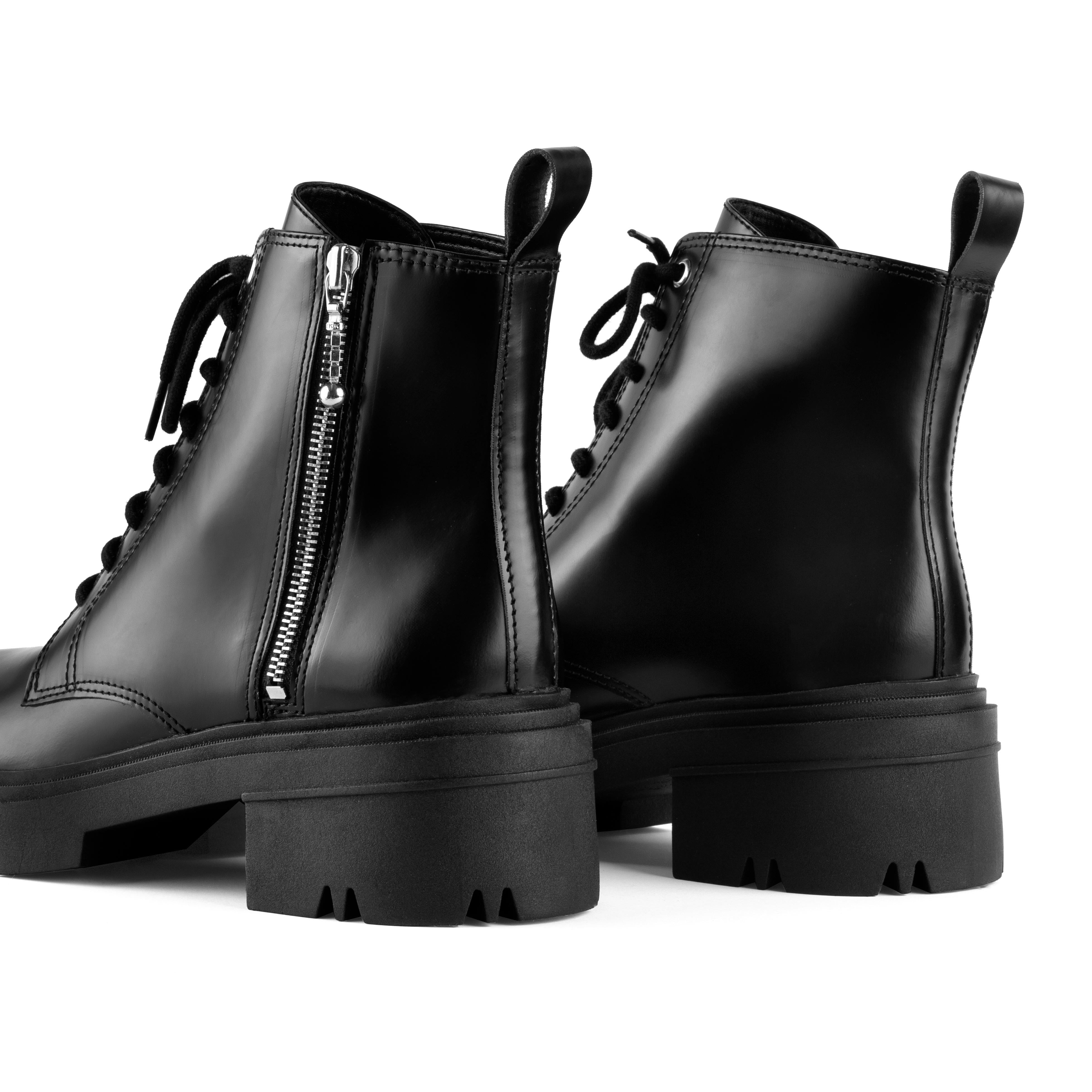 Coturno Oregon Glossy Black