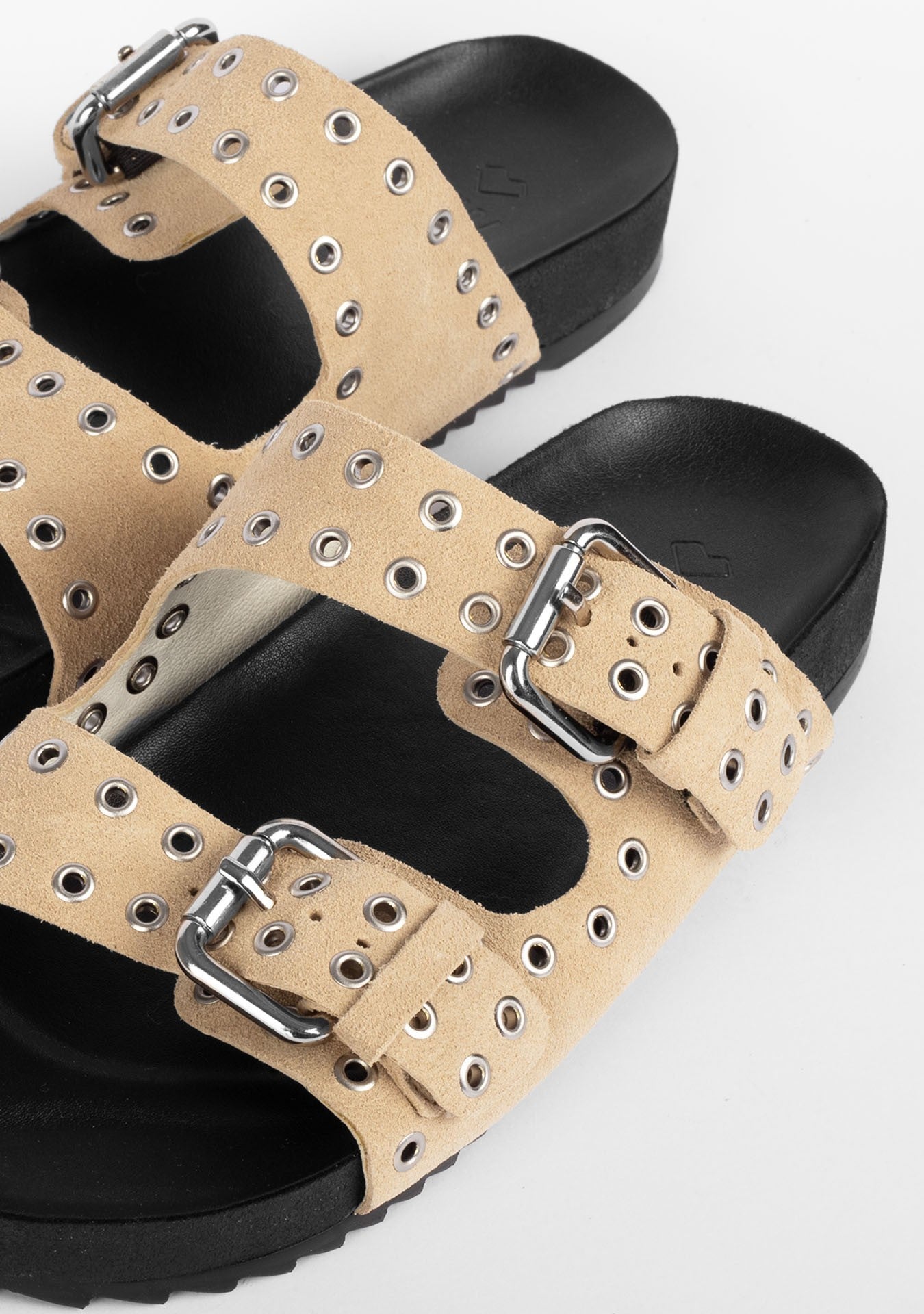 Flat Nanda Sand