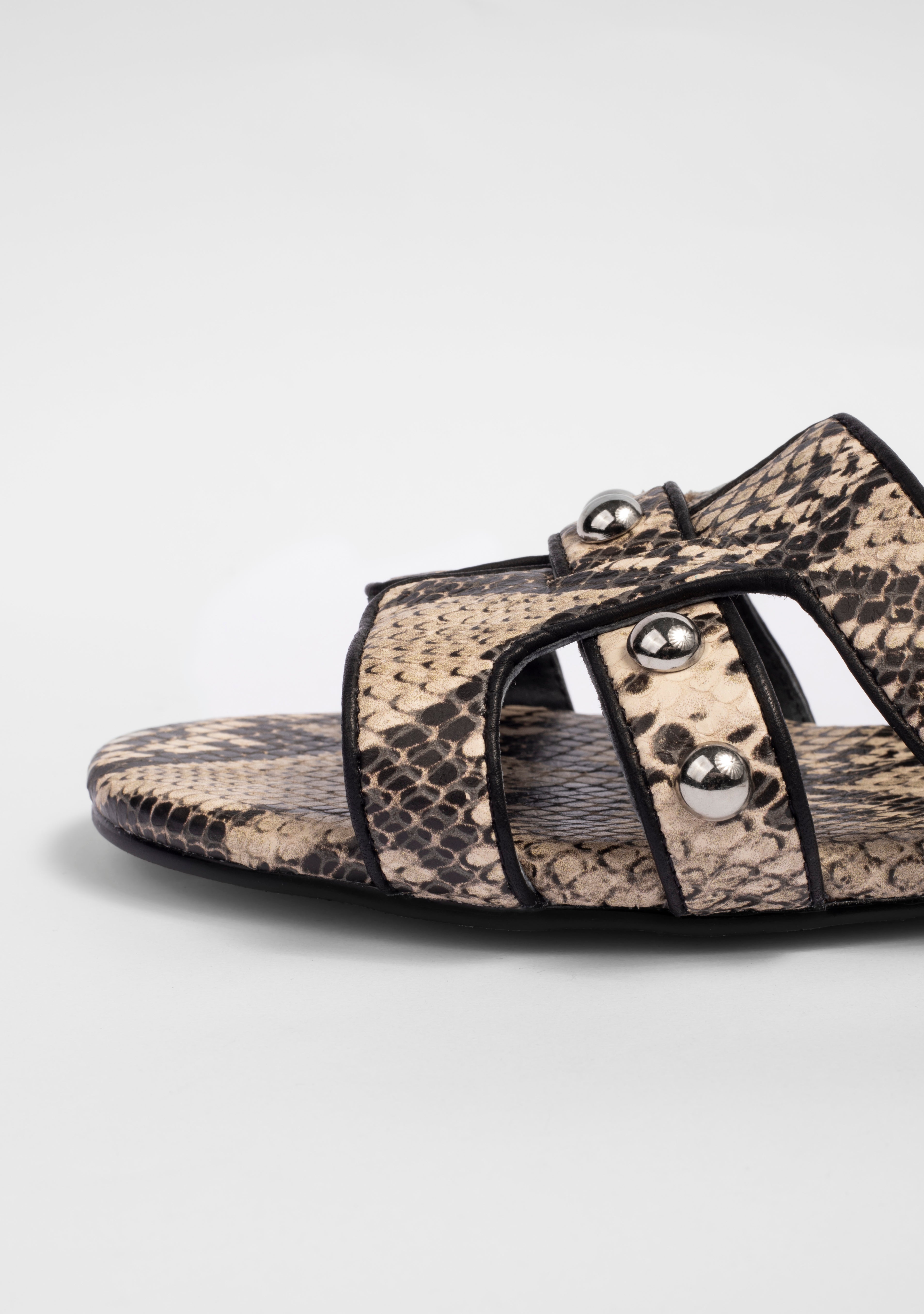 Rasteira Eloise Studded Snake