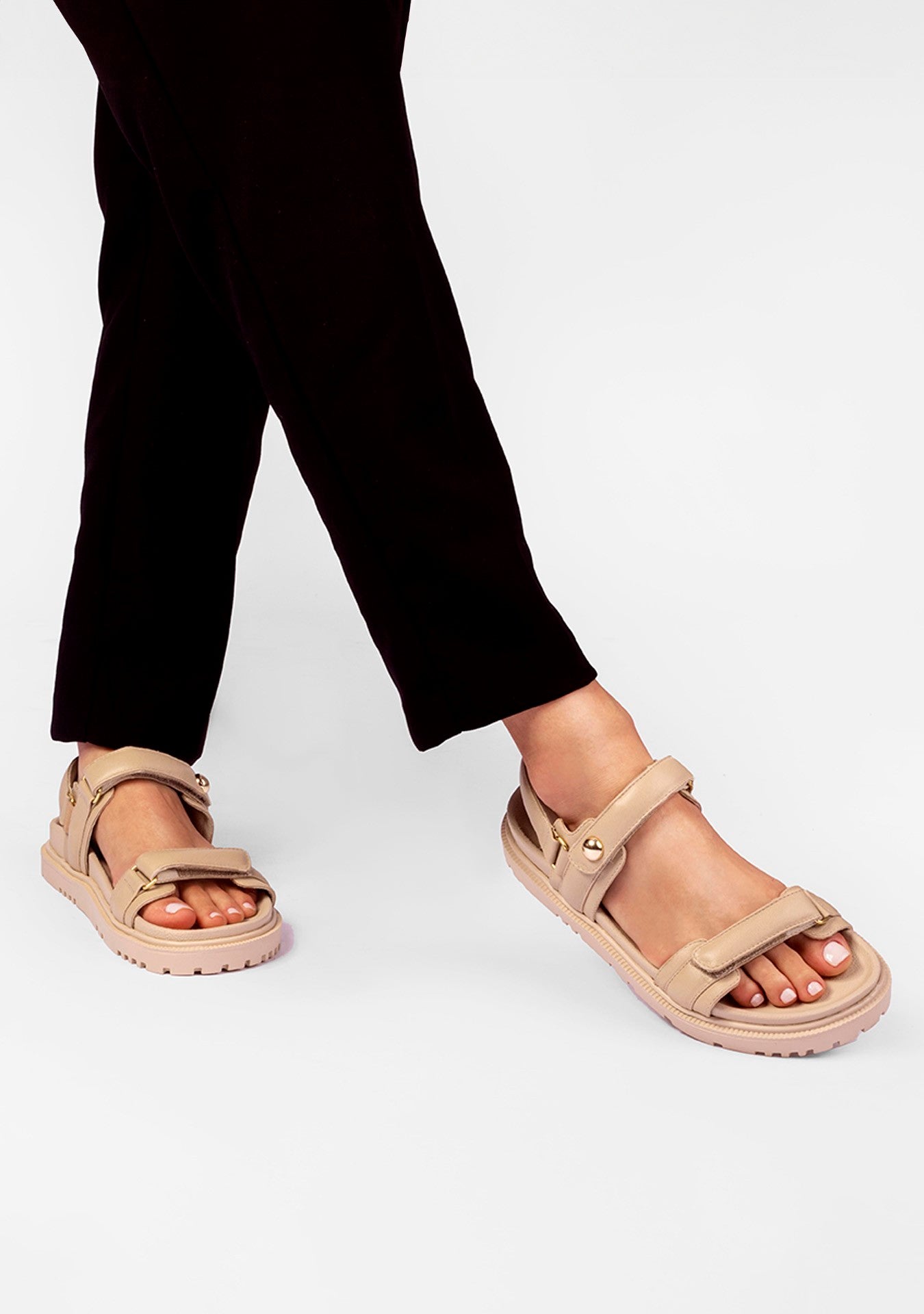 Flat Megan Bege