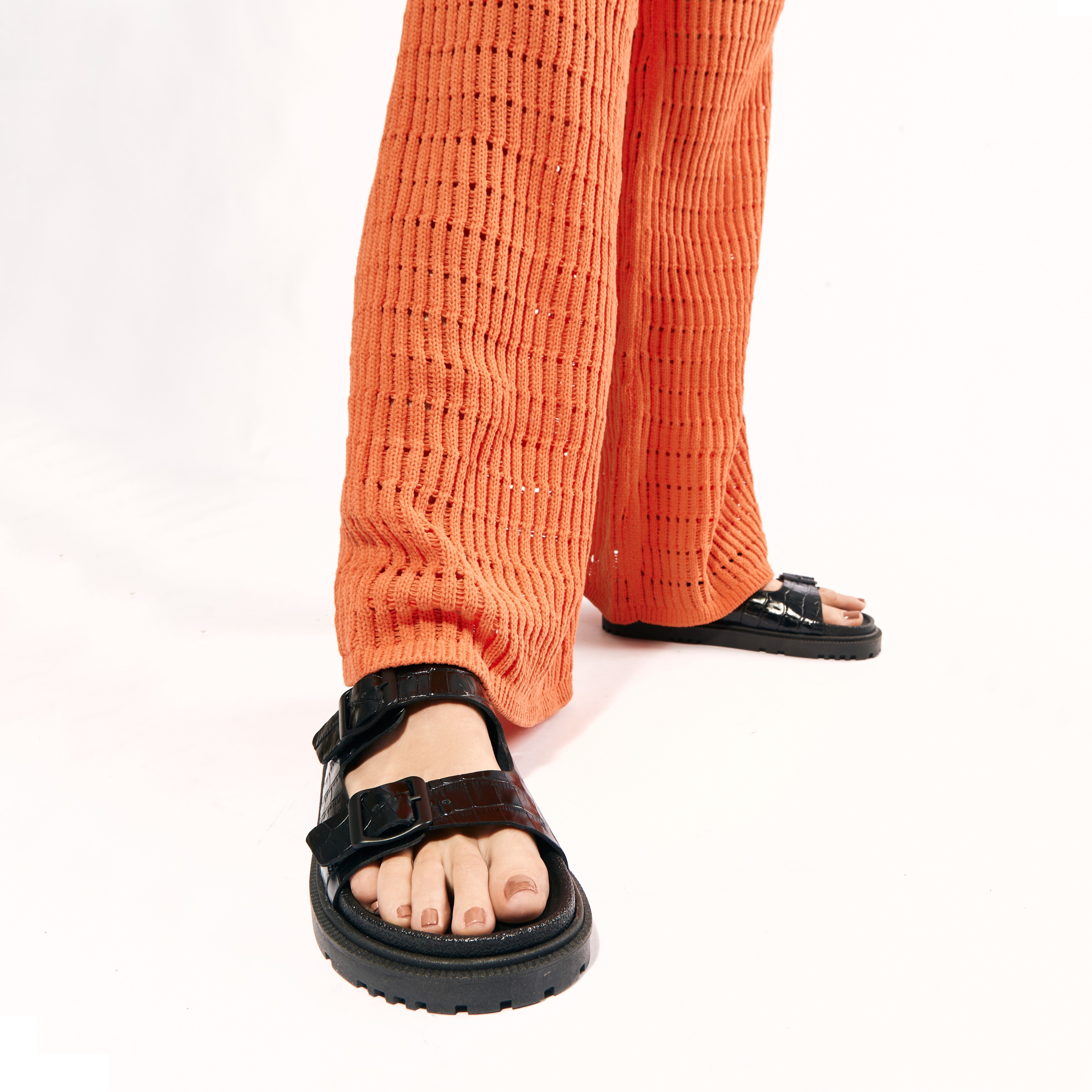 Flat Rebeca Black