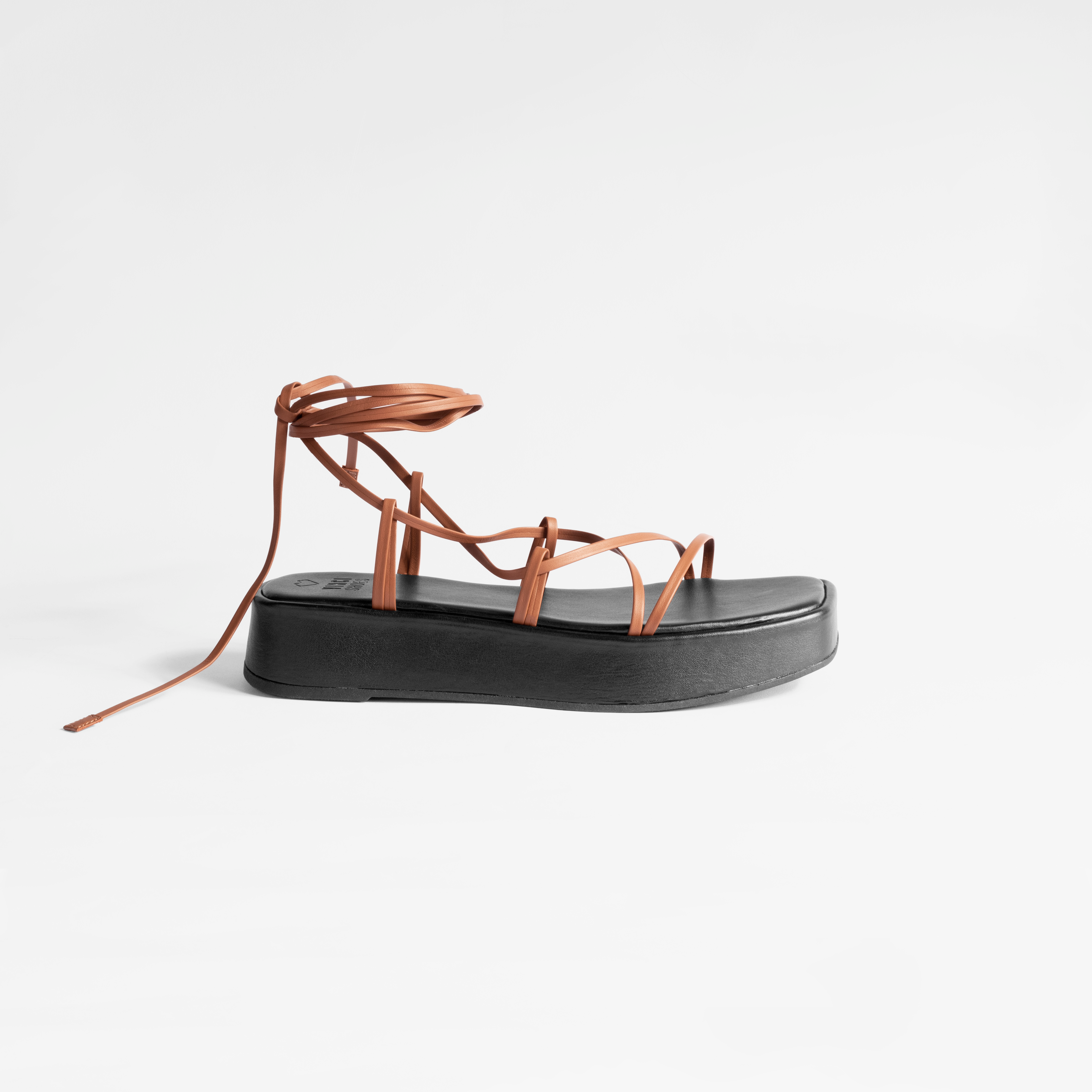 Flatform Eduarda Camelo