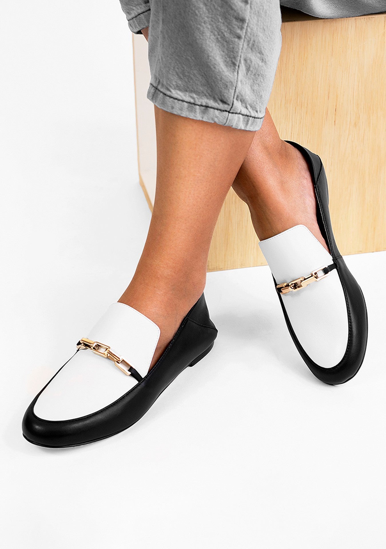 Loafer Adriana B&W