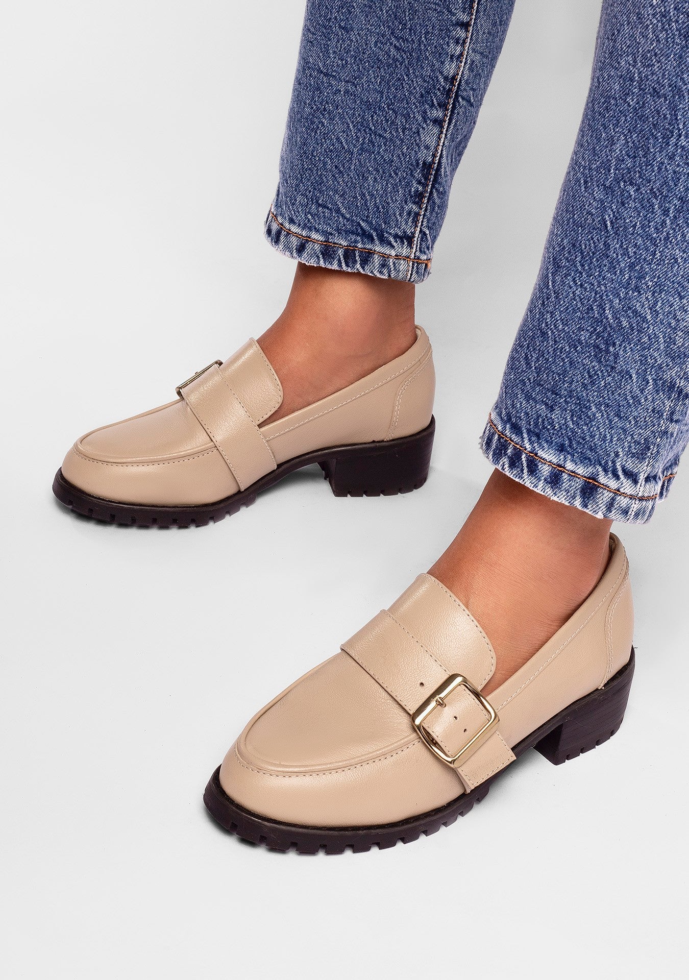 Loafer Lorena Bege