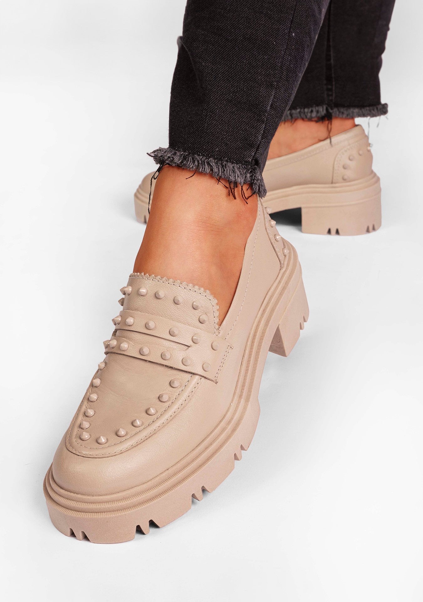 Loafer Dara Studded Full Bege