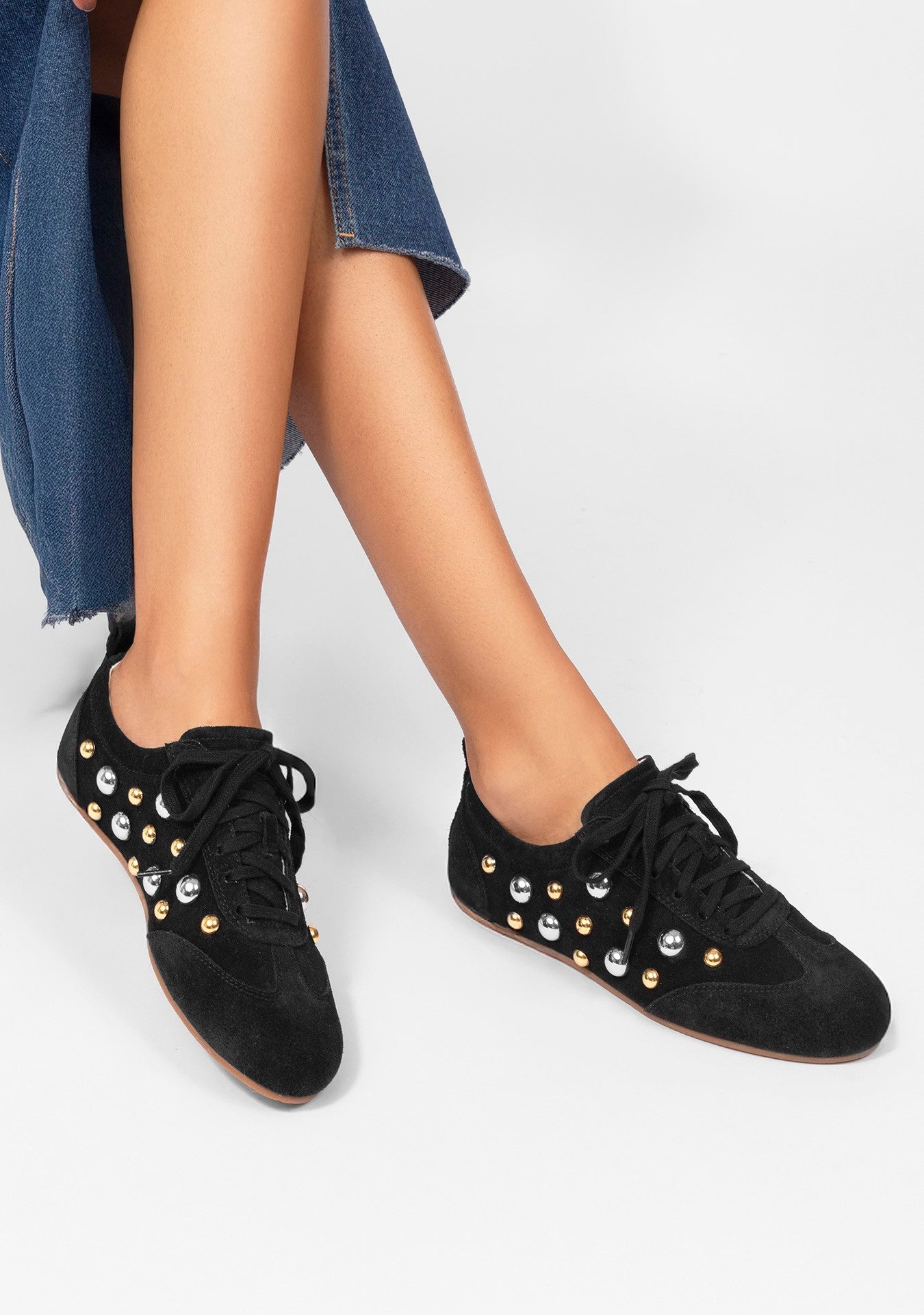 Sneaker Violet Studded Black