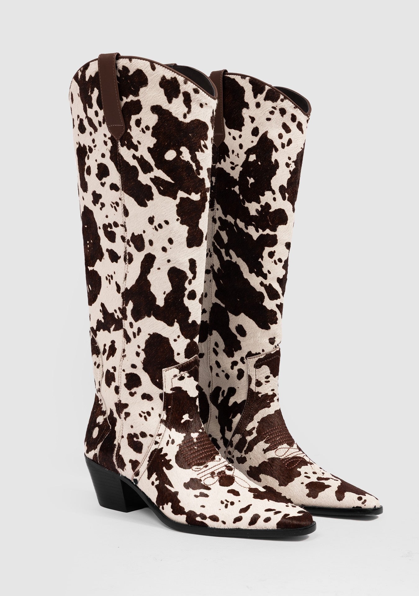 Bota Daisy Cow Print