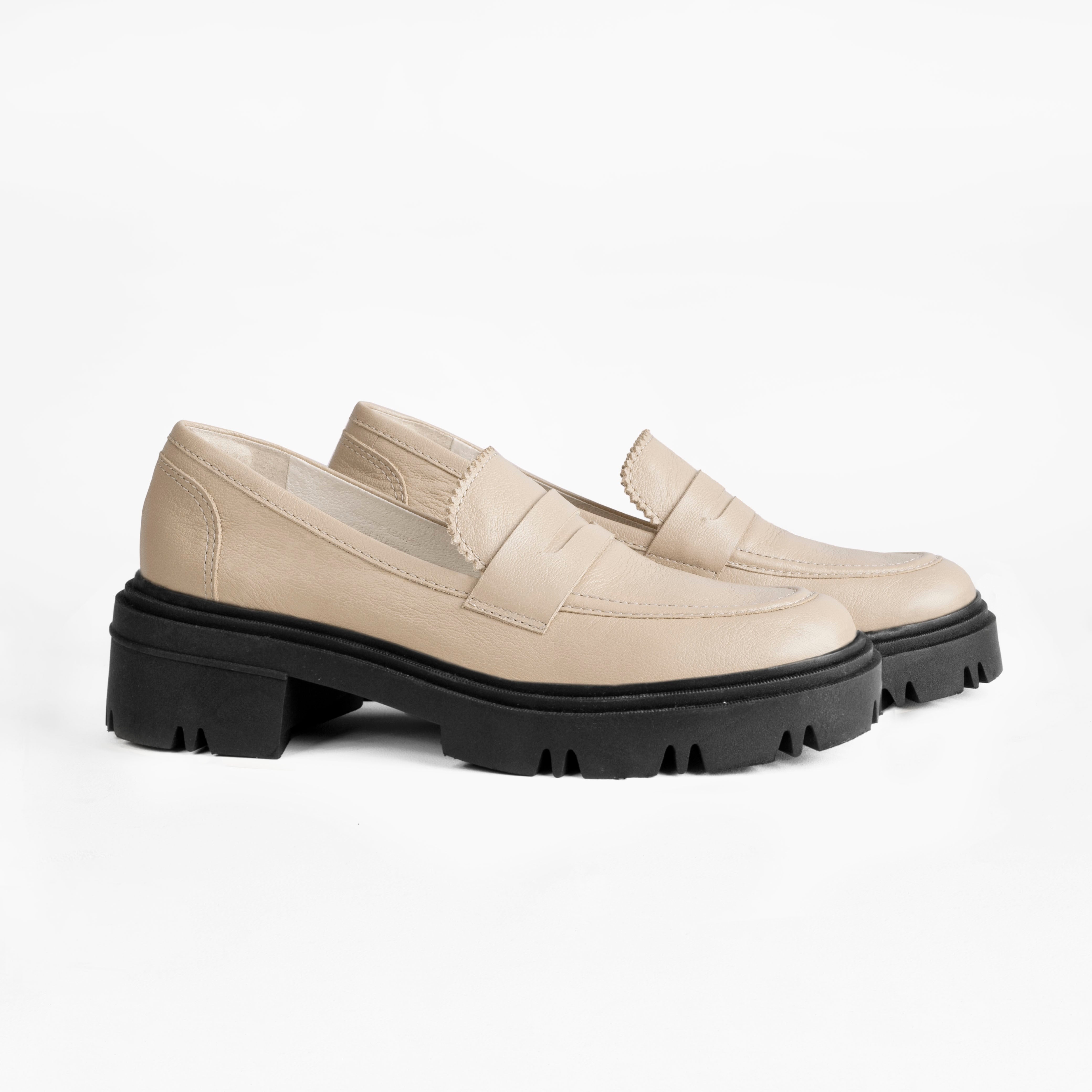 Loafer Dara Bege