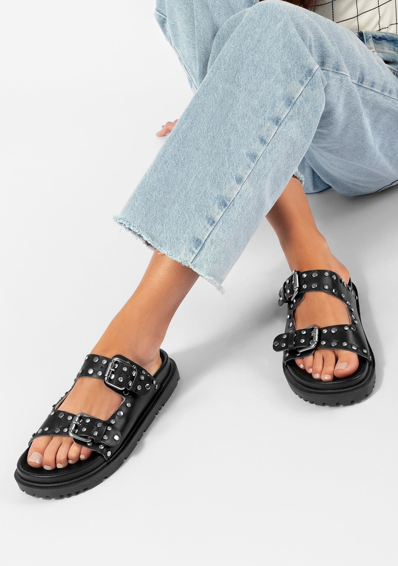 Flat Naomi Black