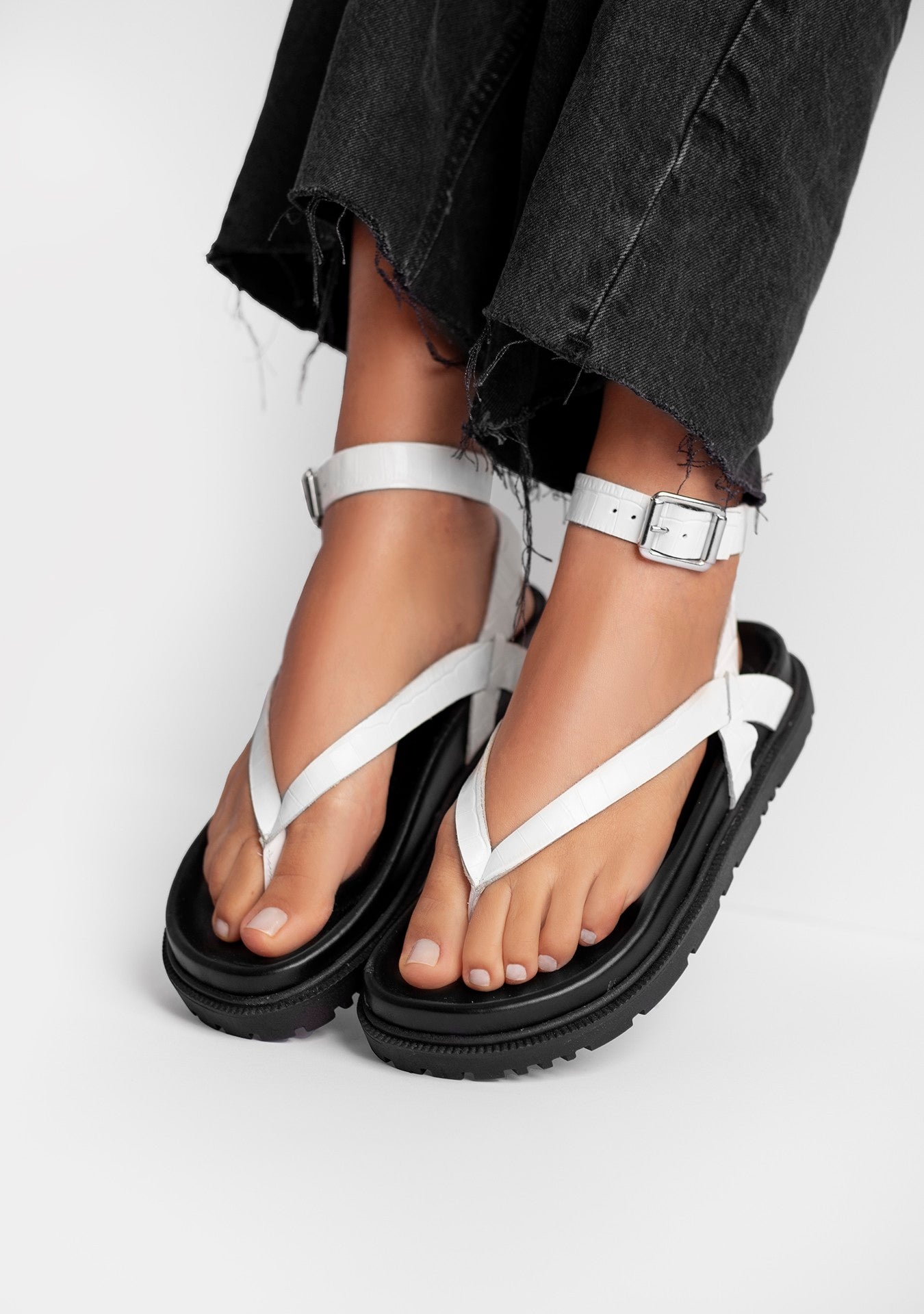 Flat Susana White