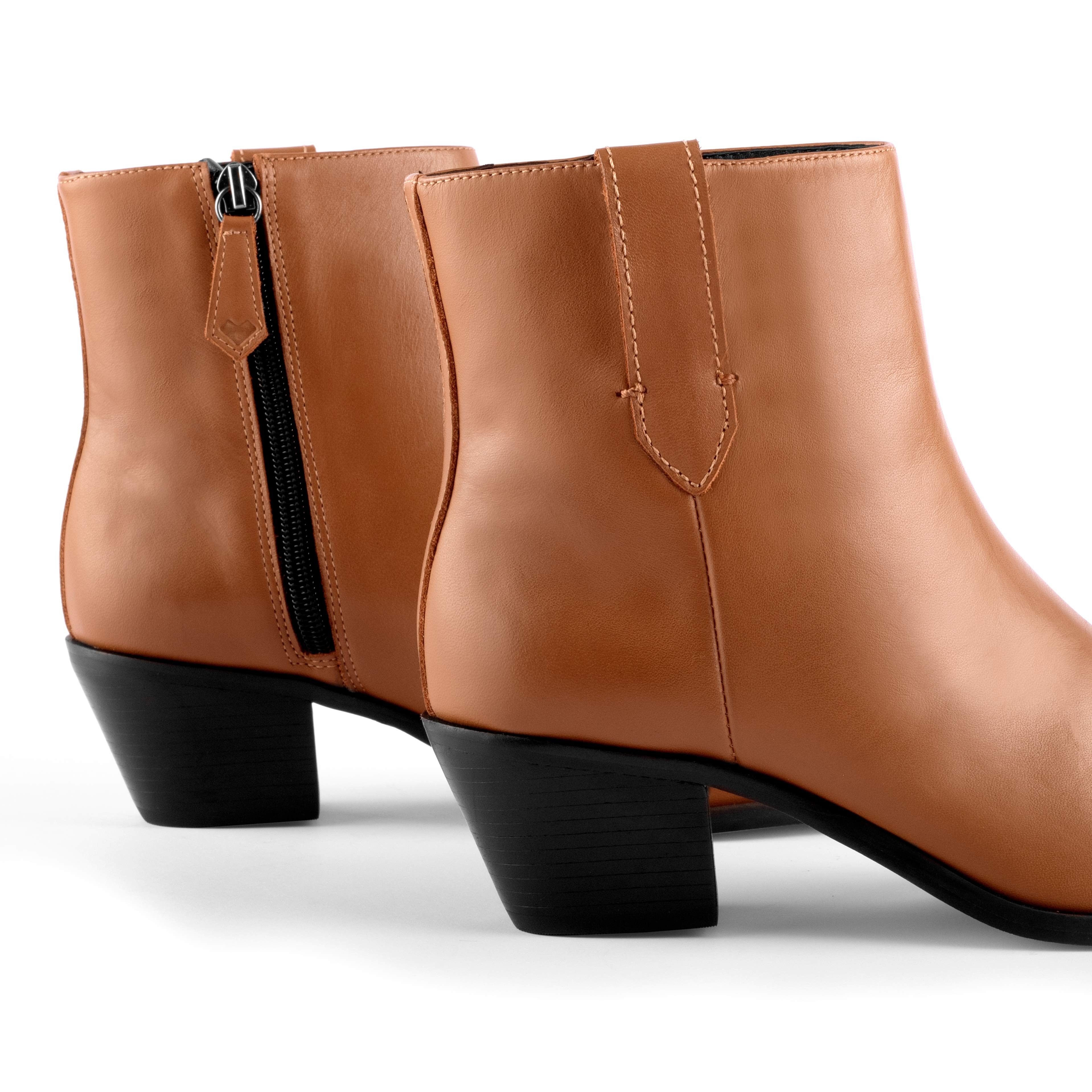 Bota Priscila Camelo