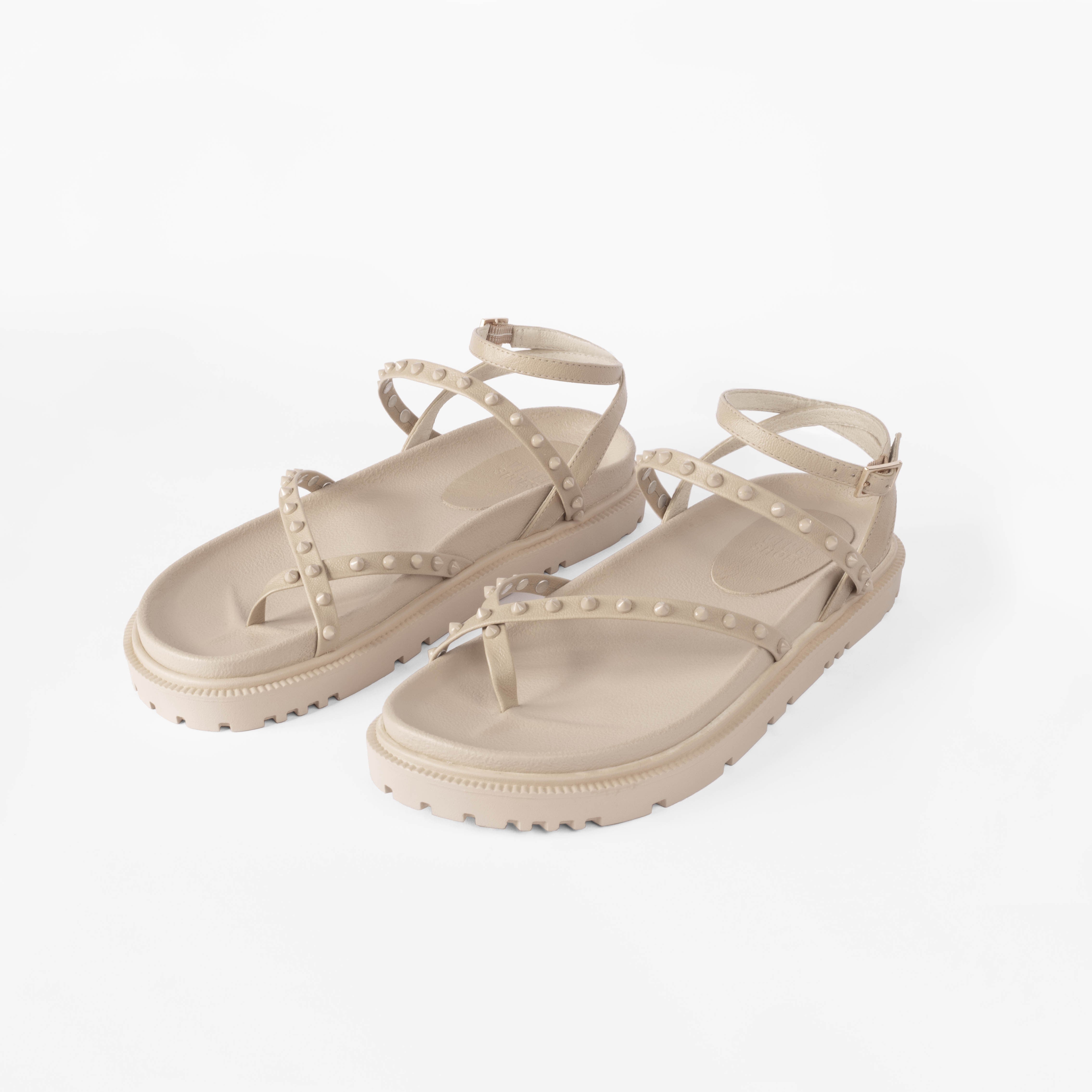 Flat Thaina Bege