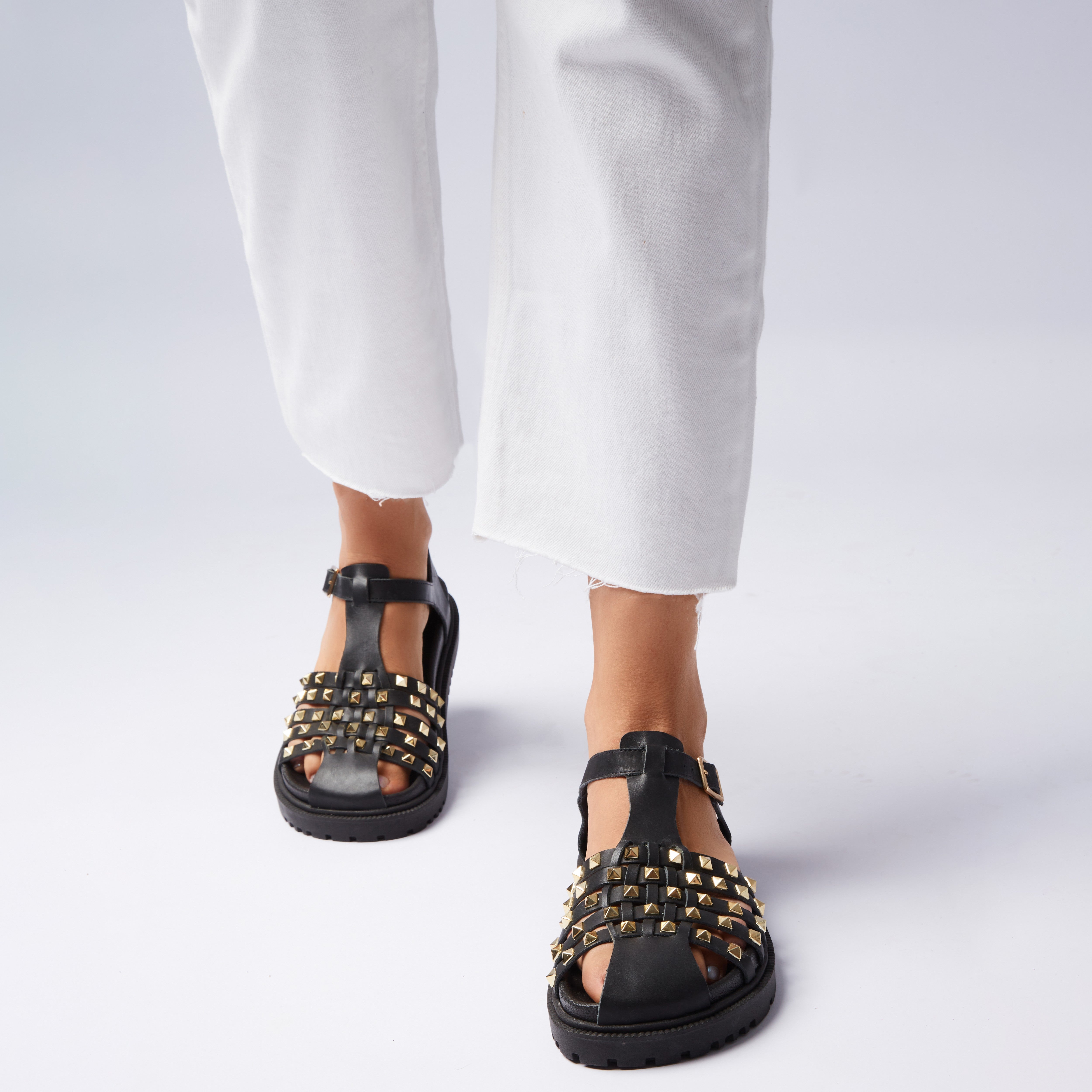 Flat Valentina Black